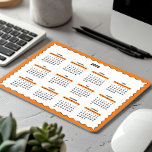 Mousepad Ano de Cheio de 2025 - Laranja ondulado<br><div class="desc">Laranja, preto e branco — um mínimo e básico Mousepad de Calendário de 12 meses de 2025 com um fundo branco limpo, uma borda ondulada laranja na moda e sotaques pretos elegantes. Este design oferece uma aparência moderna perfeita para o escritório doméstico, um presente pensativo, mas simples, para um colega...</div>