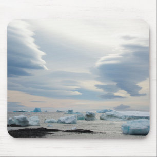 Mousepad Antártida. Brown Bluff. Nuvens lenticulares
