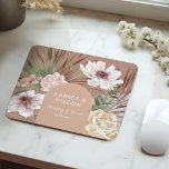Mousepad Arco de Bohemian Boho Florals Moderno<br><div class="desc">Nossa design apresenta nossas flores botânicas desenhadas à mão e verde tropical. Formas geométricas modernas, pareadas com uma bela paleta de cores boho moderna, criam este elegante e sofisticado mouse pad. Personalize com seu nome comercial. Esta bela cartão de visita moderna é perfeita para uma grande variedade de negócios como...</div>