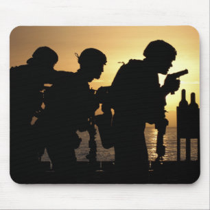 Mousepad Armadores de fuzileiros navais disparam 9mm
