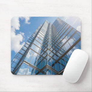 Mousepad Arranha-céu de Vidro com Reflexo de Nuvem