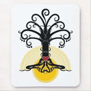 Mousepad Árvore da magia negra com coração vermelho nele