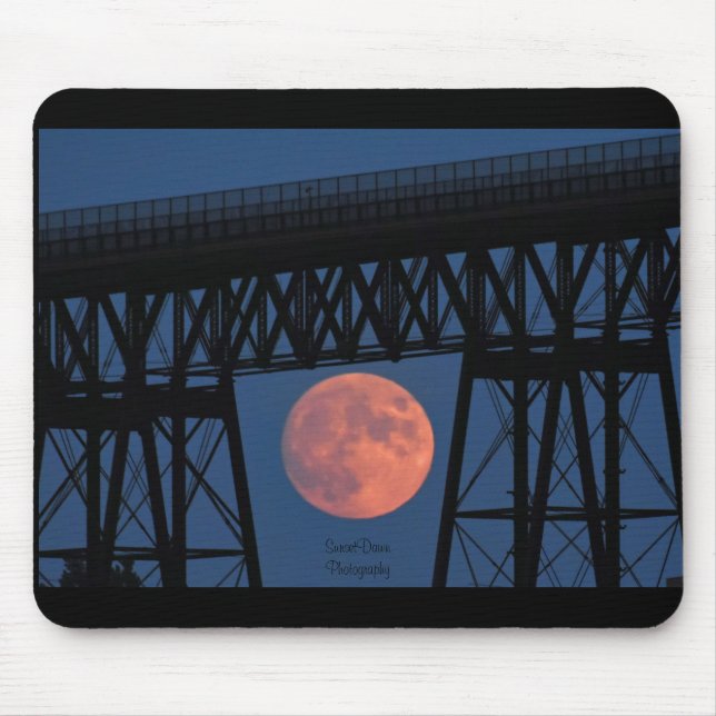 Mousepad Ascensão de Lua sob a Ponte Walkway (Frente)