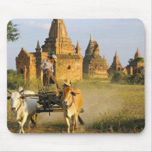 Mousepad Ásia, Myanmar (Birmânia), Bagan (Pagan). Uma carro