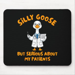 Mousepad assistente médico ganso bobo sério sobre
