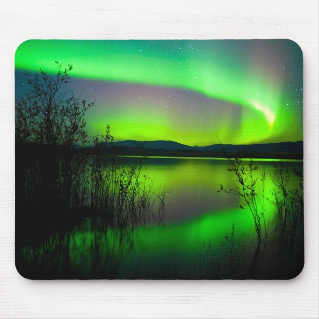 Mousepad Aurora boreal espelhada no lago (Frente)