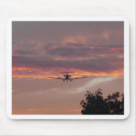 Mousepad Avião Comercial Aterrissando Ao Pôr do Sol