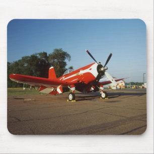 Mousepad avião F2G-1D Super Corsair em um show aéreo em