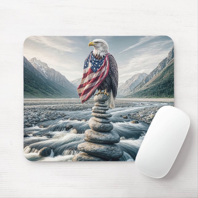 Mousepad Bald Eagle Com Bandeira Americana No Cairn (Com mouse)