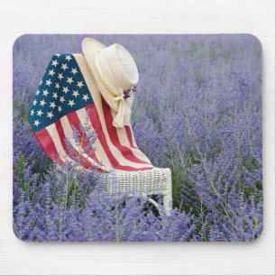 Mousepad Bandeira Americana com Chapéu em Cadeira