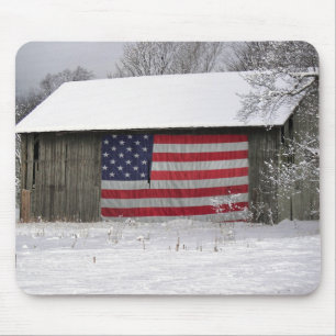 Mousepad Bandeira Americana em uma Fazenda Barn