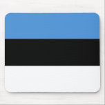 Mousepad Bandeira da Estônia<br><div class="desc">A bandeira estônia é uma tribanda horizontal. As cores usadas na bandeira são azul, branco, preto. A proporção da bandeira estônia é de 7:11. O pavilhão da Estônia foi adotado em 1990. A primeira utilização do atual design de bandeira foi em 1918. A última alteração à atual design da bandeira...</div>