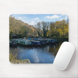 Mousepad Barcaças estreitas ancoradas na bacia de Salterheb