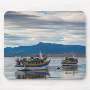 Mousepad Barcos turísticos na baía Seno Ultima Esperanza