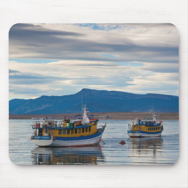 Mousepad Barcos turísticos na baía Seno Ultima Esperanza (Frente)