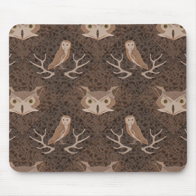 Mousepad Barn e Hoot Owl sobre um padrão de Moss Brown (Frente)