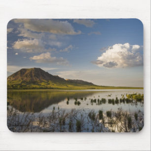Mousepad Bear Butte se reflete no lago Bear Butte perto