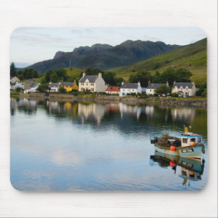 Mousepad Bela foto da pequena vila de Dornie com