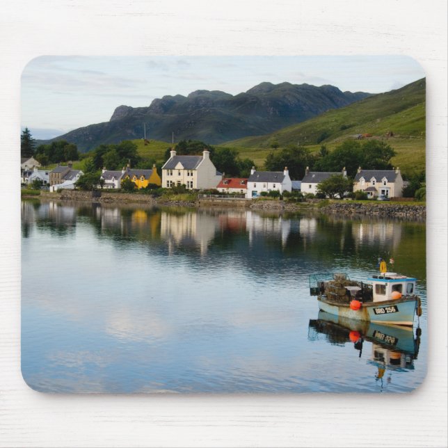 Mousepad Bela foto da pequena vila de Dornie com (Frente)