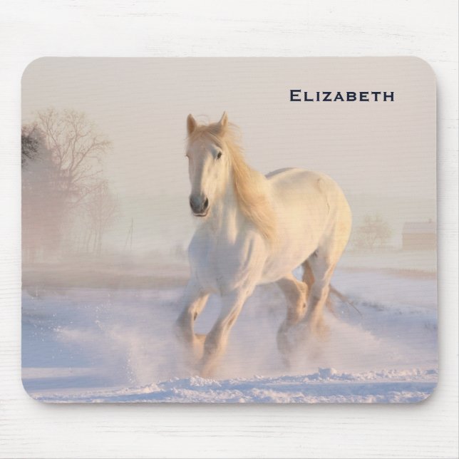 Mousepad Belo Cavalo Branco Galopando na Neve (Frente)