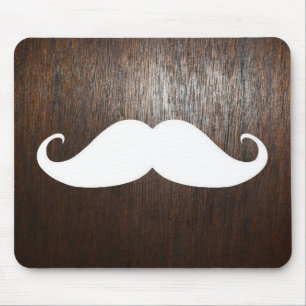 Mousepad Bigode branco engraçado no fundo da madeira de