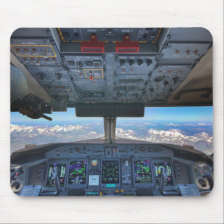 Mousepad Bombardier Q400 Cockpit sobre os Alpes
