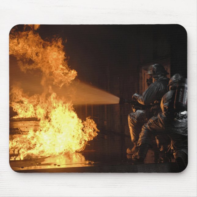 Mousepad Bombeiros extinguem uma pilha simulada (Frente)