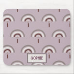 Mousepad Bonito personalizado Boho Rainbow Pink<br><div class="desc">Bonito pente-mouse rosa prateado com padrão arco-íris cor-de-rosa prateado escuro e estilo arco-íris branco. Colar cores com seu nome em um estilo decorativo exclusivo. Você pode apagar o nome se preferir manter apenas o padrão das flores.</div>