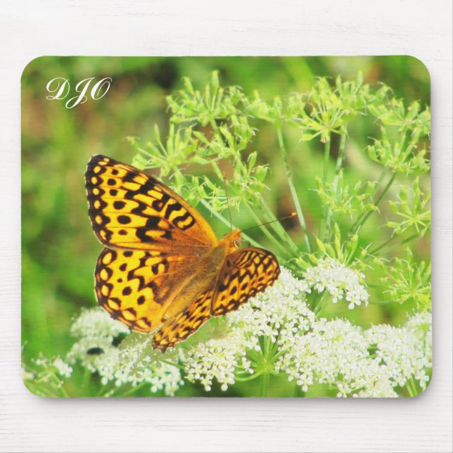 Mousepad Borboleta Laranja e Preta Descansando na Flor Bran (Frente)
