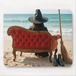 Mousepad Bruxa Sentada em um sofá de costa