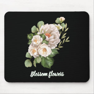 Mousepad Buquê floral branco elegante com folhas verdes