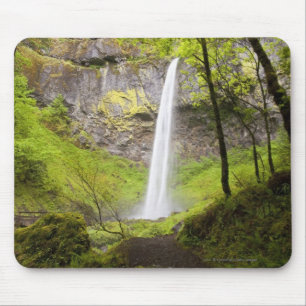 Mousepad Cachoeira borrada em torno das hortaliças luxúri