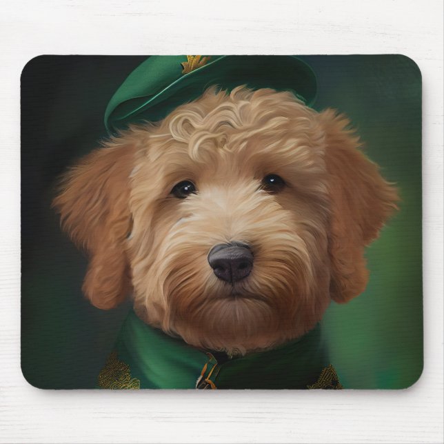 Mousepad Cachorro de Goldendoodle na Rua. Vestido do Dia de (Frente)