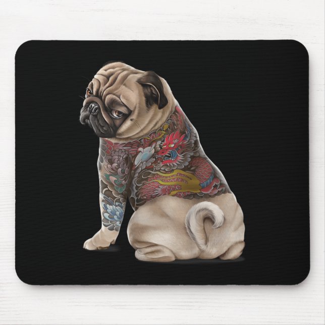 Mousepad Cachorro Pug com Tatuagem Tradicional de Dragão Ja (Frente)
