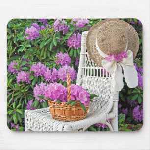 Mousepad cadeira mais velha no jardim da azálea