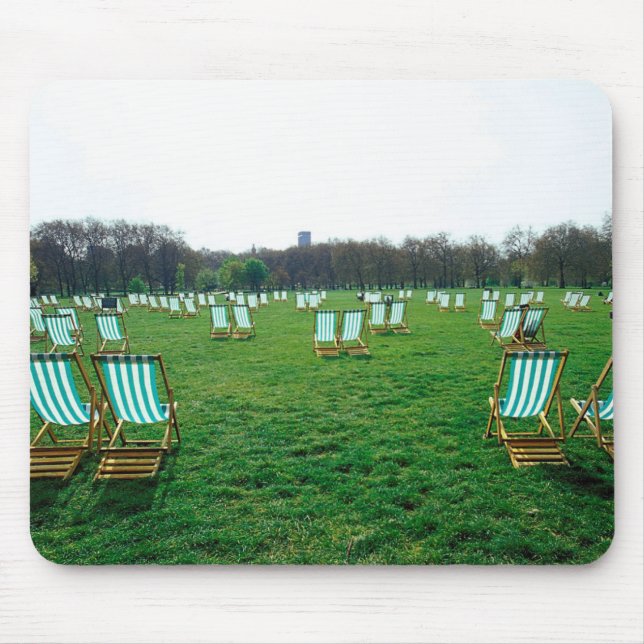 Mousepad Cadeiras de Decks Espalhadas no Parque Verde, Lond (Frente)