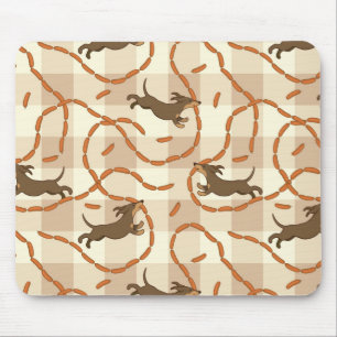 Mousepad cães afortunados com fundo das salsichas