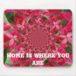 Mousepad Caleidoscópio de Crimson: Arte Flor Sanguínea Milk