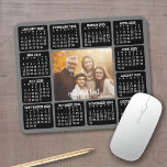 Mousepad Calendário 2023 com Foto na Cinza Central<br><div class="desc">Colagem de fotos com um calendário e sala 2023 para adicionar texto. Uma forma excelente de mostrar a sua foto favorita ao longo do ano. Um item divertido para o Ano Novo a ser usado no escritório ou em casa. Para alterar as cores no plano de fundo e no calendário,...</div>