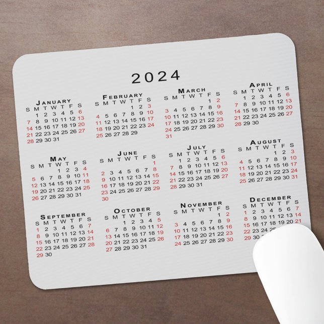 Mousepad Calendário 2024 Cinza Simples Vermelho Negro (2024 Calendar Mouse Pad with Black and Red Dates In Situ)