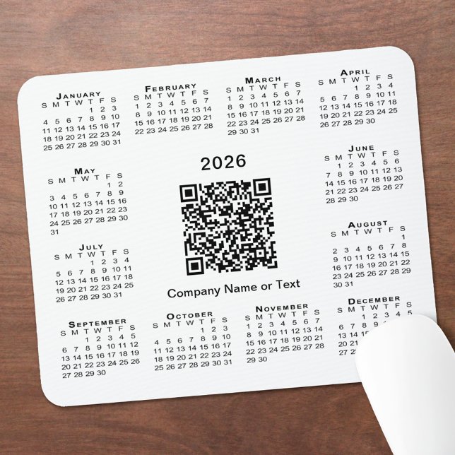Mousepad Calendário Empresarial QR Code Simples 2026 em Bra (Simple 2026 Calendar Business QR Code on White Mouse Pad, in situ)