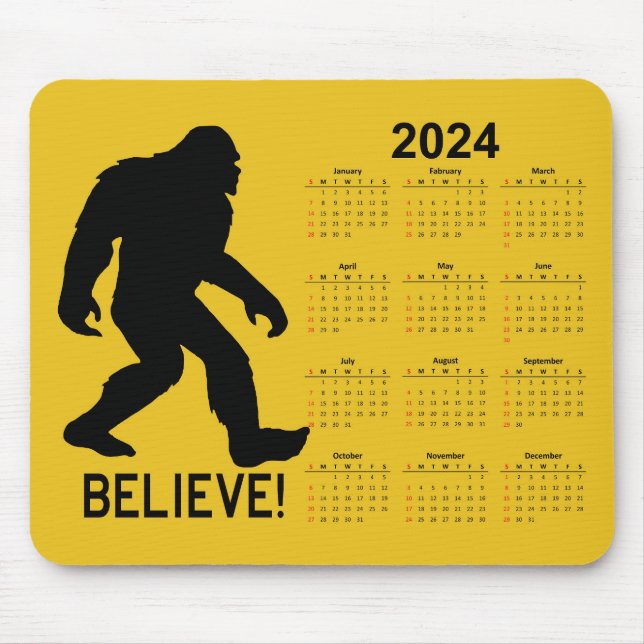 Mousepad Calendário Sasquatch (Pé Grande) 2024 (Frente)