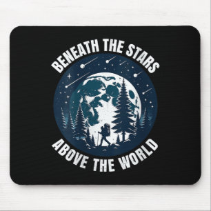 Mousepad Caminhada Feminina. Sob as Estrelas, Acima do Mund