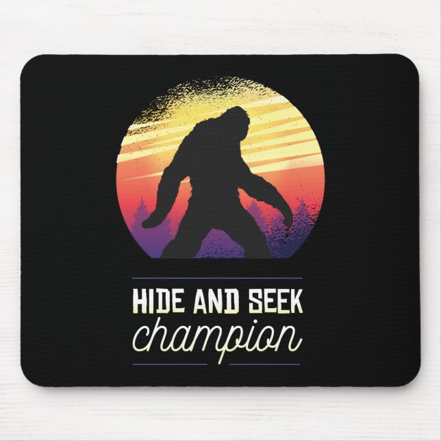 Mousepad Campeão de Esconde-Esconde do Pé-Grande - Crente n (Frente)