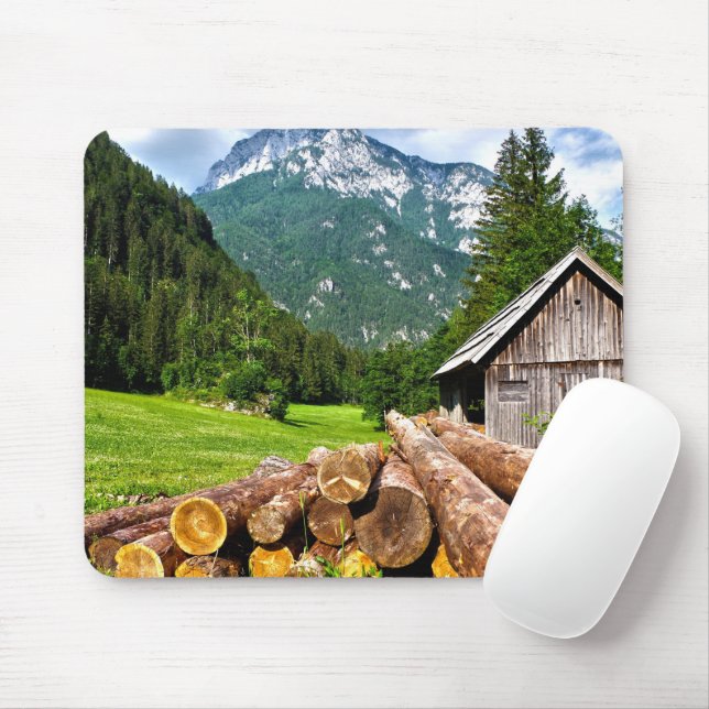 Mousepad Campo de registro na floresta com montanhas (Com mouse)