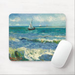 Mousepad Capa | Vincent Van Gogh<br><div class="desc">A paisagem nas proximidades de Les Saintes-Maries-de-la-Mer (1888) pelo artista poste-impressionista holandês Vincent Van Gogh. Arte original é uma pintura de capa de mar em óleo que mostra um barco em um oceano azul abstrato.

Use as ferramentas de design para adicionar texto personalizado ou personalizar a imagem.</div>