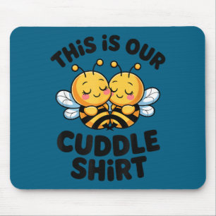 Mousepad Casal de Abelhas Fofas se Abraçam Engraçado Românt