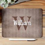 Mousepad Castanho Vintage Pinstripe Retro Monograma<br><div class="desc">Este design apresenta um padrão de pinstripe vintage em tons de canela marrom. Personalize-o com o seu monograma inicial em castanho e o seu nome no guião retrô branco.</div>