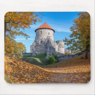 Mousepad Castelo medieval cercado por floresta