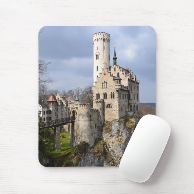 Mousepad Castelo Tradicional em Cliff no Dia da Nuvem (Com mouse)